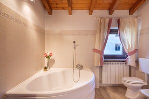 Family House, Multiple Bedrooms, 2 Bathrooms (La Luna nel Lago Lake View Garden) | Bathroom | Separate tub and shower, hair dryer, bidet, towels - La Luna nel Lago Lake View Garden (Ispra)