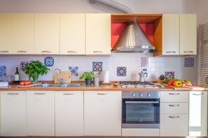 Private kitchen - La Luna nel Lago Lake View Garden (Ispra)