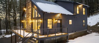 Luxurious Tug Hill Lodge-Direct Snowmobile Access