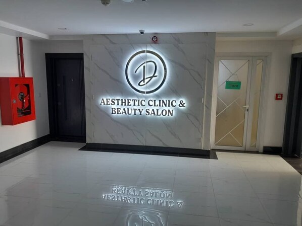 Body treatments, facials, 1 treatment room, manicures and pedicures