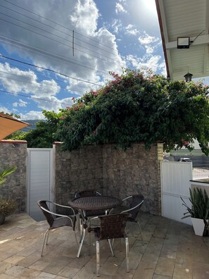 Outdoor dining - Blumen Espaço (Garcia Blumenau)