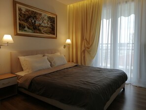 2 bedrooms, iron/ironing board, free WiFi, bed sheets