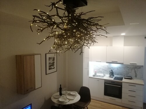 Central Apartment on Clock Square D2