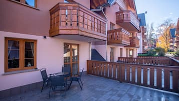 Classic Apartment | Balcony view