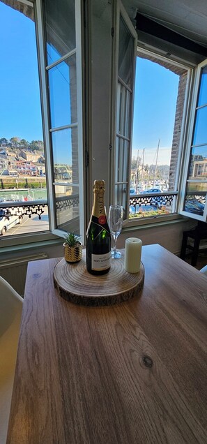 Dining - La Jungle - Vue Directe et Magnifique sur le Port (Saint-Valery-en-Caux)