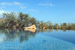 Pool - Beachfront Linum Escape Retreat (Agios Nikolaos)