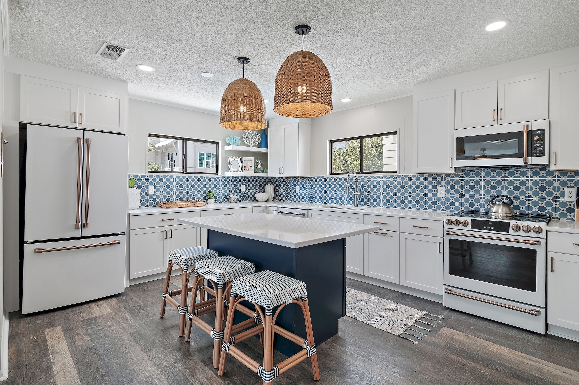 Pet Friendly Just Steps From Beach- Dogwood Bungalow by Royal Destinations