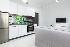 Private kitchen - Cosy Studio With Balcony by Renters (Warsaw)