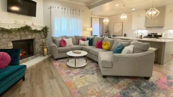 Télévision, cheminée