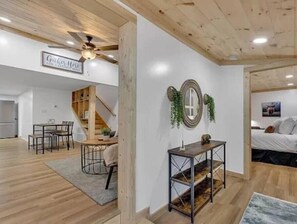 Interior - Summer Getaway!! Nearby attractions including Dollywood!! (Sevierville)
