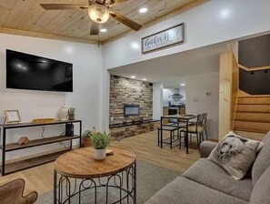 スマートテレビ、暖炉