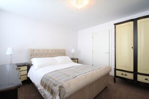 Luxury Apartment, 1 Double Bed, Kitchen | Hypo-allergenic bedding, individually decorated, individually furnished - Friars House, Stafford by BELL Apartments (Stafford)