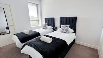 1 bedroom, individually decorated, individually furnished