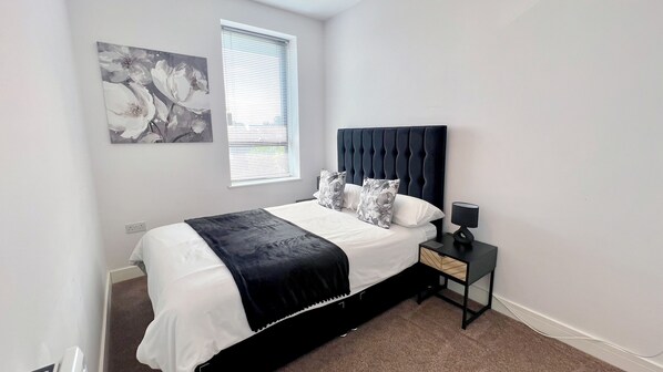 Premium Apartment, Multiple Beds, Kitchen