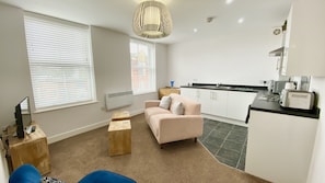 Comfort Apartment, Multiple Beds, Kitchen | Living area