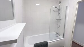 Appartement Classique, plusieurs lits, cuisine | Salle de bain