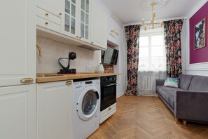 Private kitchen - Apartment Plac Zamkowy by Renters (Warsaw)