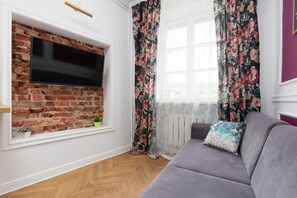 Living room - Apartment Plac Zamkowy by Renters (Warsaw)
