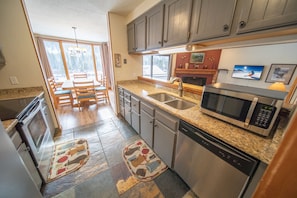 Fridge, microwave, oven, stovetop - Cozy Keystone Studio | Lake, Views + Pool (Keystone)