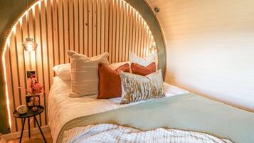 1 bedroom, individually decorated, individually furnished, free WiFi