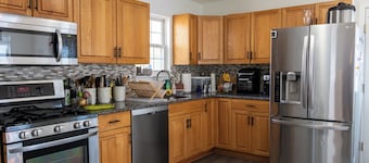 Relaxing Getaway: Entire 3-BR Home w/ Fireplace