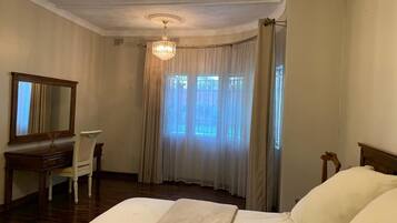 10 bedrooms, iron/ironing board, WiFi, bed sheets