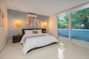 8 quartos, ferros/tábuas de passar roupa, Wi-Fi, roupa de cama