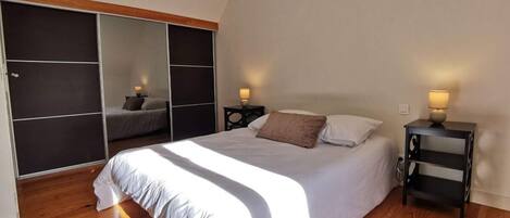 3 Schlafzimmer, Bügeleisen/Bügelbrett, WLAN, Bettwäsche