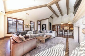 Smart-tv en een open haard