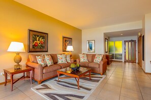 Interior - Stunning Kapalua Ridge Villa 2212 Ocean Views Spacious Lanai and Prime Location (Lahaina)