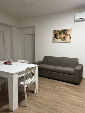 Living area - Savoy Apartment (Bari)