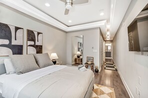 4 bedrooms, iron/ironing board, WiFi, bed sheets