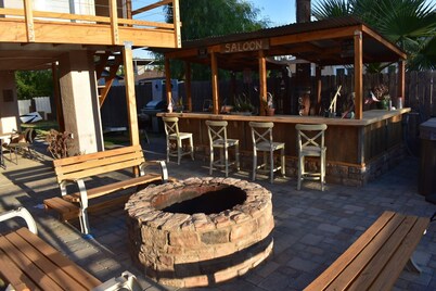 Newly Built Rustic Studio with Pool, Hot tub, Firepit and More