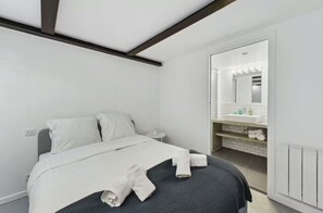 3 chambres, fer et planche à repasser, Wi-Fi gratuit, draps fournis