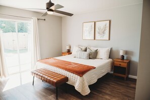 4 habitaciones, escritorio, tabla de planchar con plancha y wifi gratis 