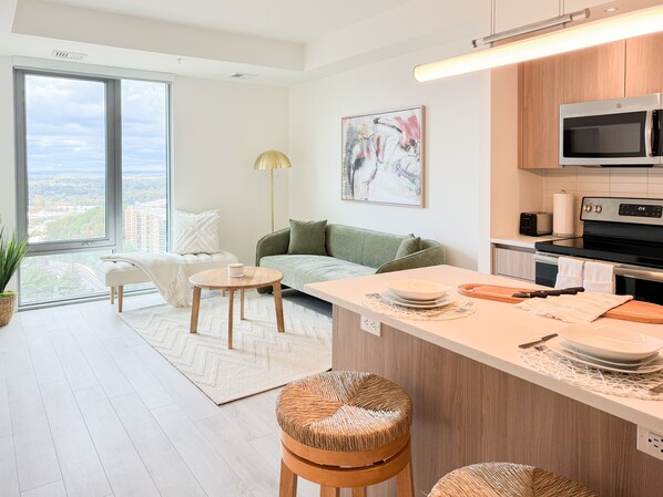 Smart TV - Luxi White Oak + Sage 2BR In Tysons BORO Area with Amenities + Mall / Gym / Pool (McLean)