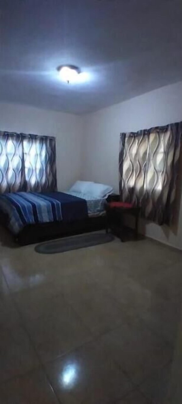 1 camera, Wi-Fi, lenzuola