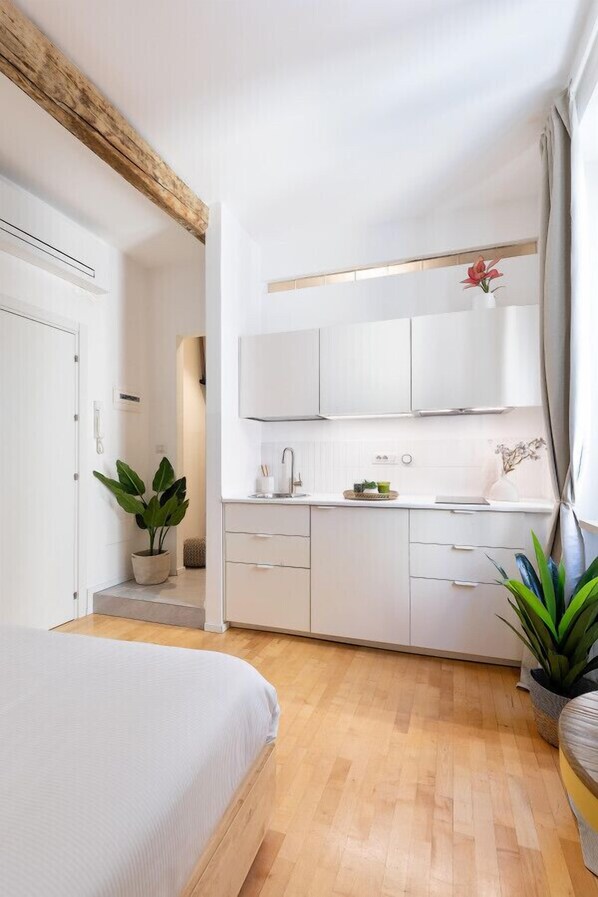 1 habitación, wifi y ropa de cama