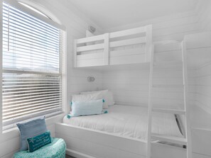 3 chambres, bureau, fer et planche à repasser, Wi-Fi gratuit