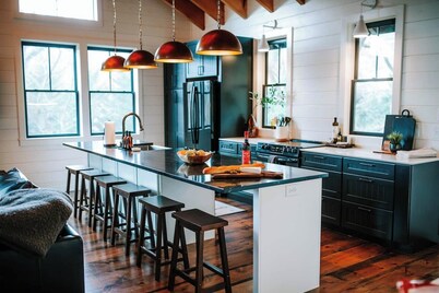 One of a Kind Meadowstream Lodge for 10 Walk Downtown SwimSpa Pool Hot Tub Combo