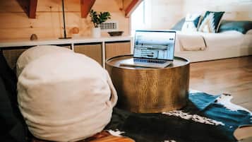 3 slaapkamers, een bureau, een strijkplank/strijkijzer, gratis wifi