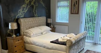 The Palms - Annex Apartment