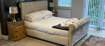 The Palms - Annex Apartment