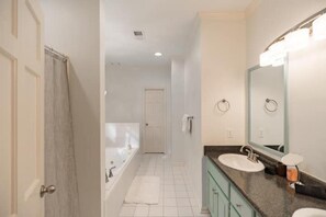 Jetted bath