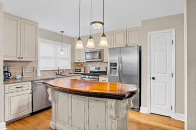 First Class Comfort | 3BD & 2BA