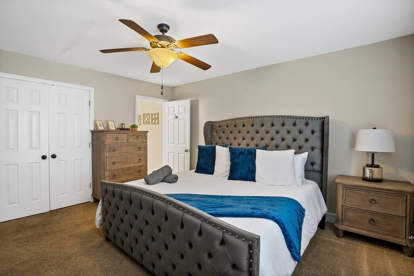 3 Schlafzimmer, Schreibtisch, Bügeleisen/Bügelbrett, kostenloses WLAN