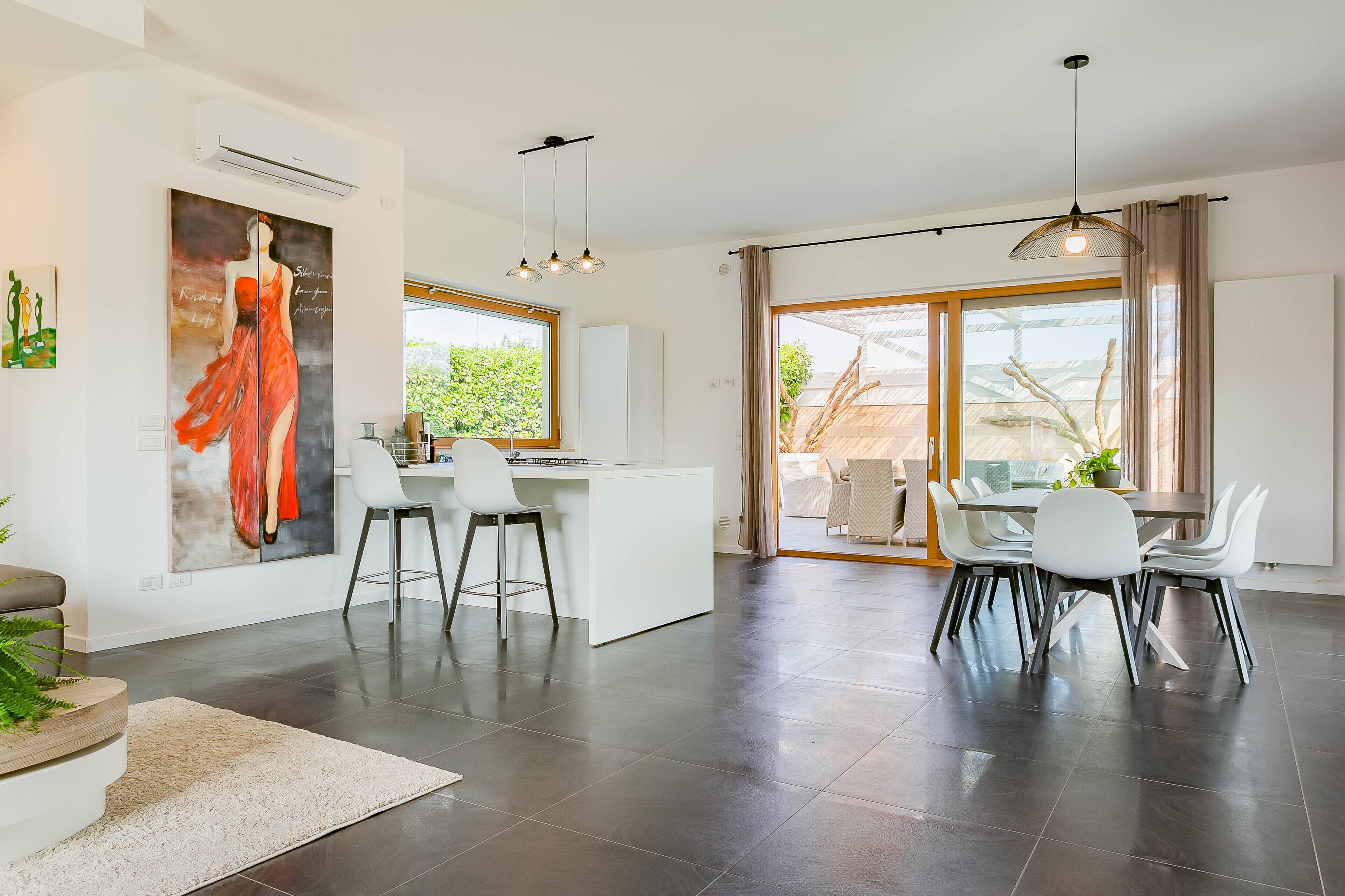 Villa Deluxe | Cocina privada | Refrigerador con congelador, horno, parrilla de estufa y lavavajillas 