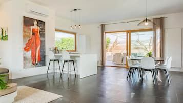 Deluxe-Villa | Eigene Küche | Großer Kühlschrank, Ofen, Herdplatte, Geschirrspüler