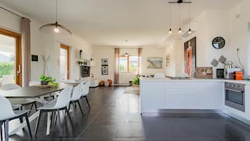 Deluxe Villa | Private kitchen | Full-sized fridge, oven, stovetop, dishwasher