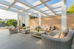 Deluxe Villa | Terrace/patio